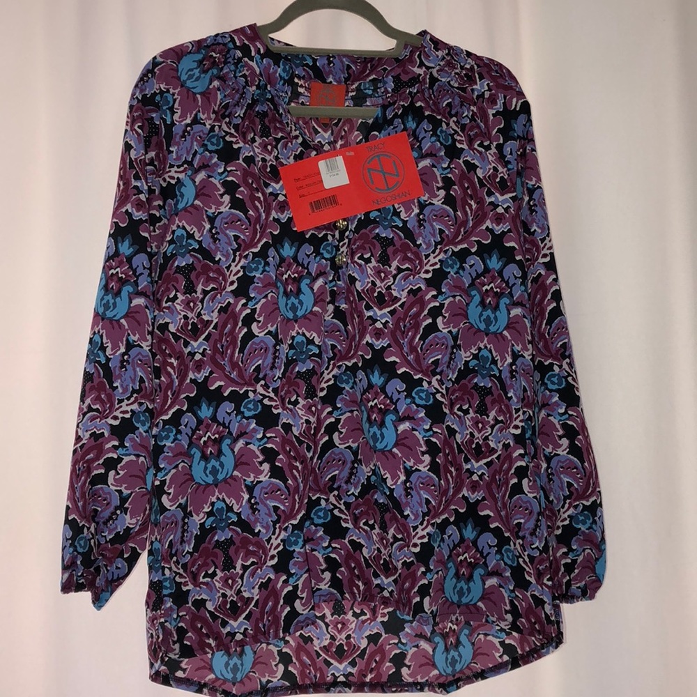 NWT 💐 Flower shirt
